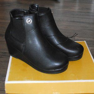 NWT Michael Kors Little & Big Girls Cate Tulip Booties